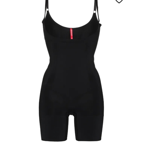 SPANX Other - Spanx 2x on core body slimy bodysuit with shorts like new